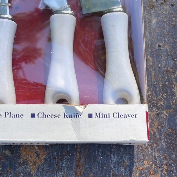 🆕 NRFB 4 Piece Cheese Bistro Set 🧀 - Picture 7 of 8